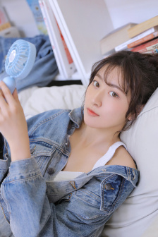 吃奶呻吟张开双腿做受在线播放